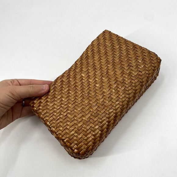 Vintage Doran International weaved straw clutch